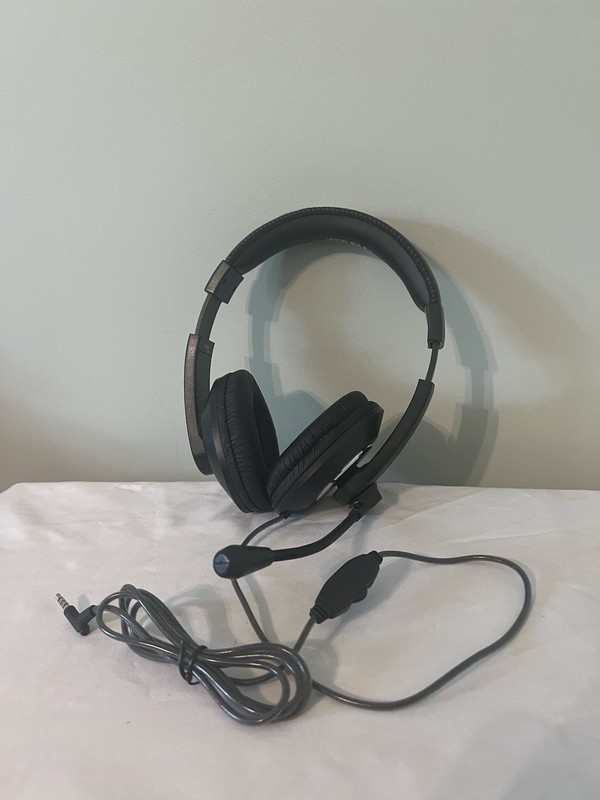New Headphones And Microphone With 3.5mm Standard Audio Jack, Smart-Trek ST2BK gallery