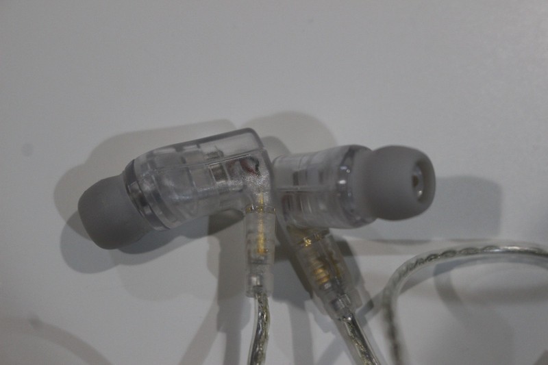 Ultimate Ears Super Fi 3 studio Headphones Stereo UE Earbuds Transparent Tin gallery