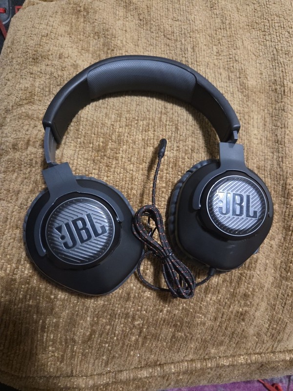 JBL Quantum 100 Wired Over-Ear Gaming Headphones – Black