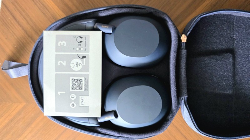 Sony WH-1000XM5 Wireless Noise Canceling Headphones Blue + Case Excellent gallery