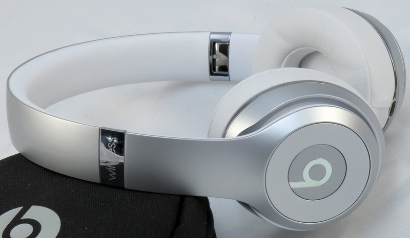 Beats A1796 Solo3 Wired / Wireless Bluetooth Headphones - white / silver - mint gallery
