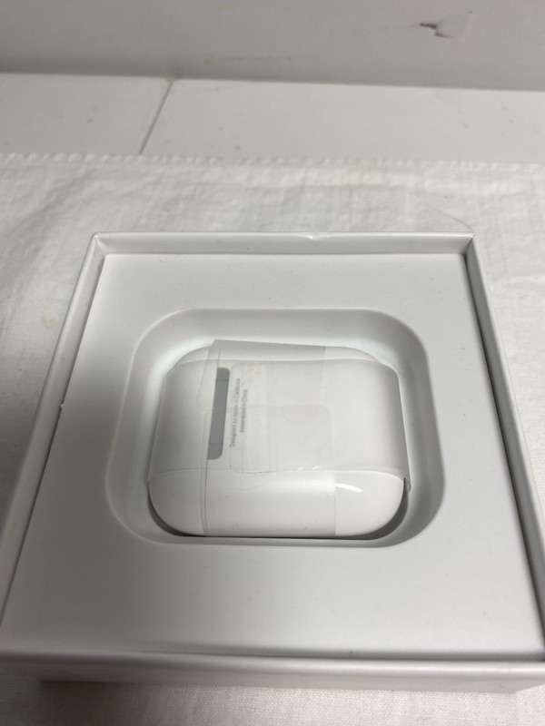 Apple AirPods 2nd Gen w/ Charging Case A2032 A2031 A1602 Genuine gallery
