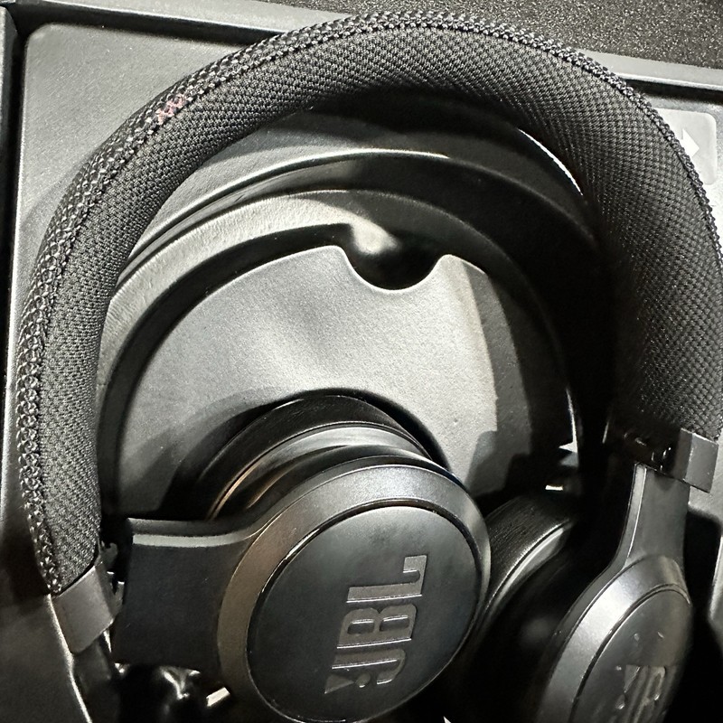JBL Live 460NC Wireless Bluetooth On the Ear Noise-Canceling Headphones Black gallery