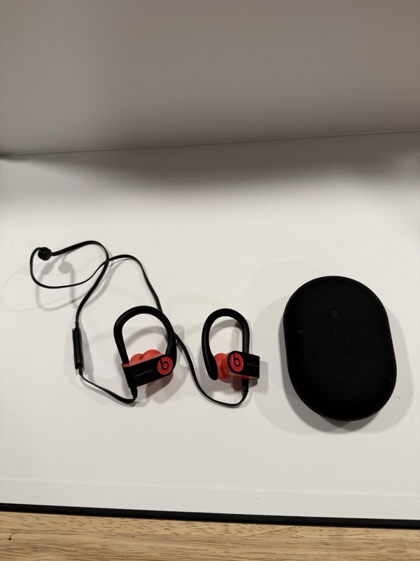 Beats by Dr. Dre Powerbeats 3 Wireless Earphones – Black/Red