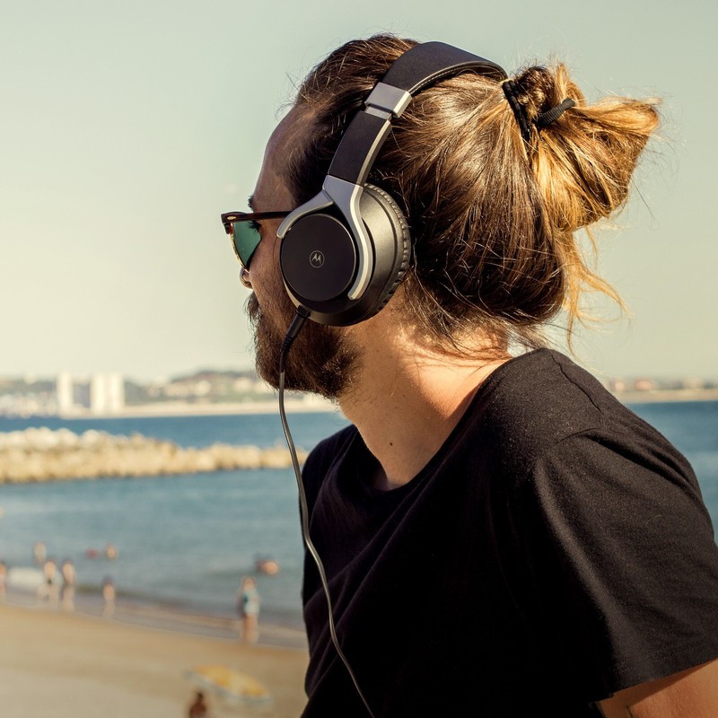 Motorola MOTO XT200 Wired Over Ear Headphones for Music, Meetings & Calls gallery