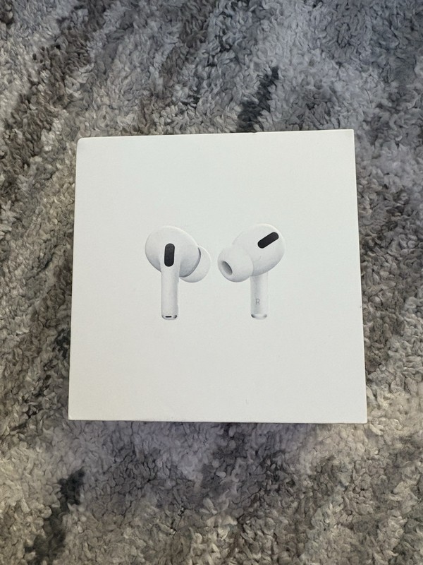 AirPods Pro With Wireless Charging Case (Box Only)!￼