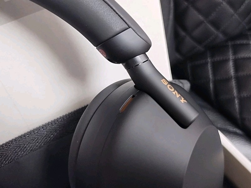 LikeNew WH-1000XM5SA Premium Noise Canceling Auto NC Optimizer, 30-Hours gallery
