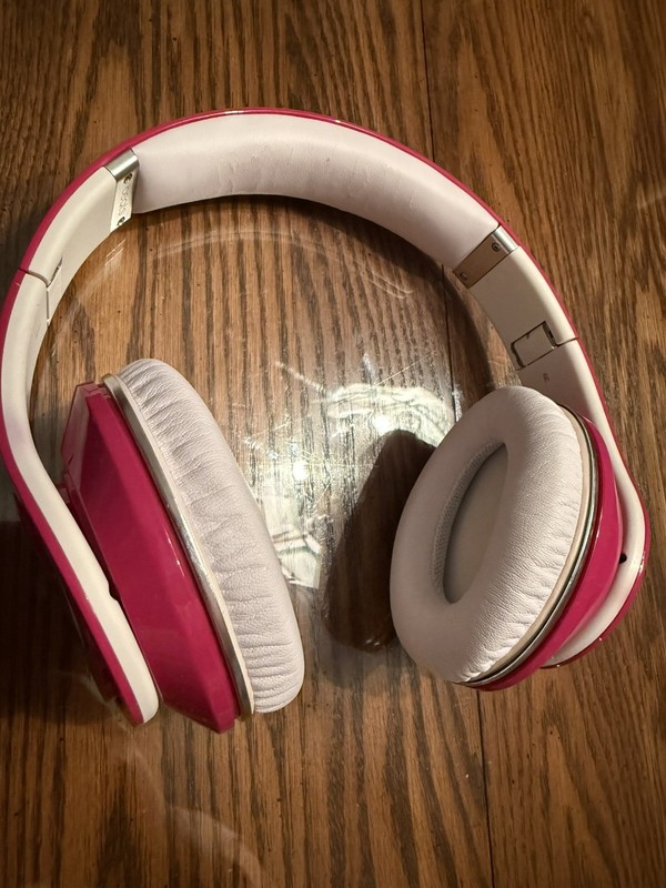 Beats Studio (1st Generation) Wired Headphones with Case – Hot Pink