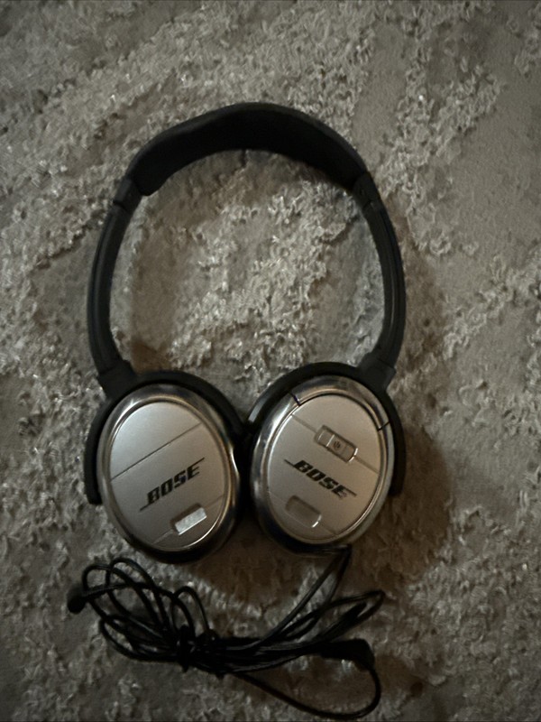 Bose QuietComfort 3 QC-3 Acoustic Noise Cancelling Headphones