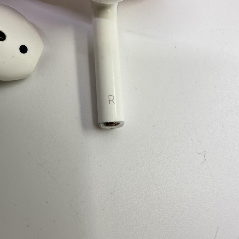 Apple AirPods A1602 EMC 2862 White Earbuds Charging Case Lightning Bluetooth* gallery