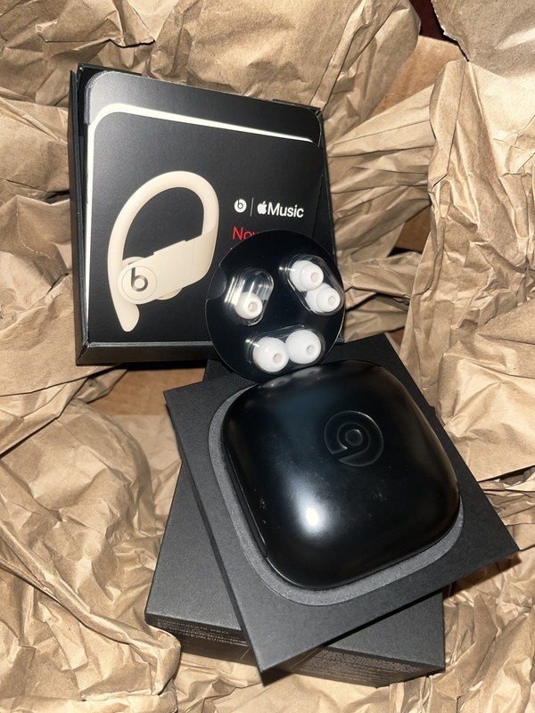 Beats by Dre Powerbeats Pro Charging Case Replacement Beats Genuine gallery