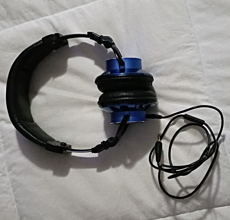 JBL jbl Used Wired On-Ear Headband Headphones Black/Blue 3.5mm Adjustable