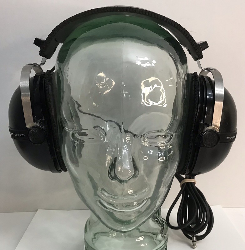 Pioneer SE-205 Vintage Stereo Headphones Tested & Working *Read*