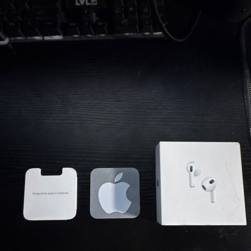 Apple AirPods (3rd Gen) White Bluetooth Earbuds w/ Case MME73AM/A