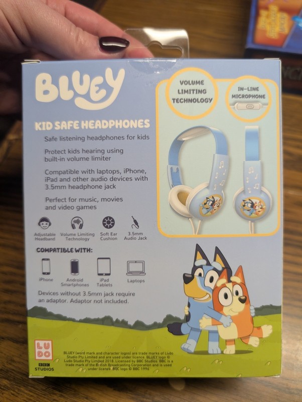 Bluey Kid Safe Headphones Volume Limiting, Mic, 3.5mm Jack, Blue/White gallery