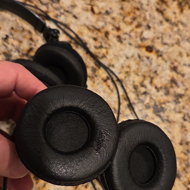 Pair of Sony MDR-V150 Dynamic Stereo Headphones Black Over-Ear MDR-V150 MPN gallery