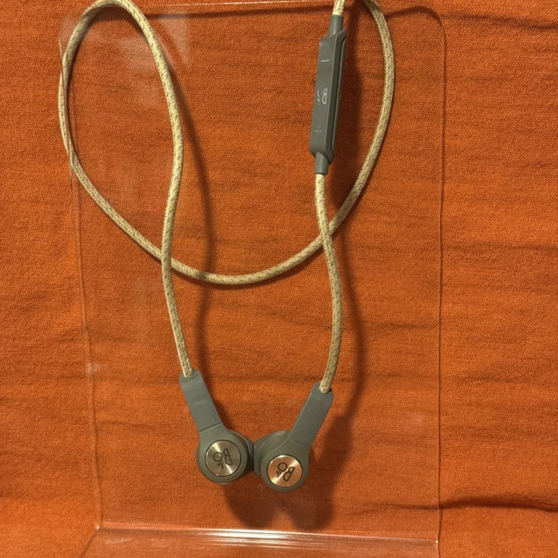Bang And Olufsen Beoplay H5 designed with a magnetic, "connected" cable feature.