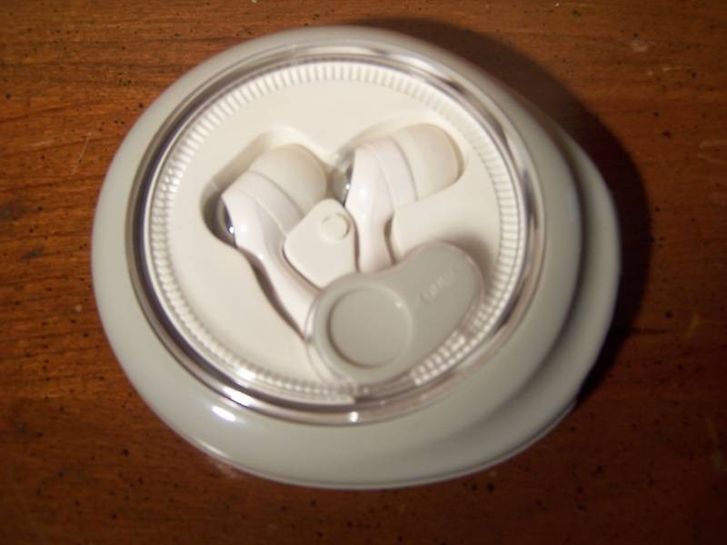 Earbud Headphones iPod iPhone iTouch Touch Ear Bud Case Lot of 10