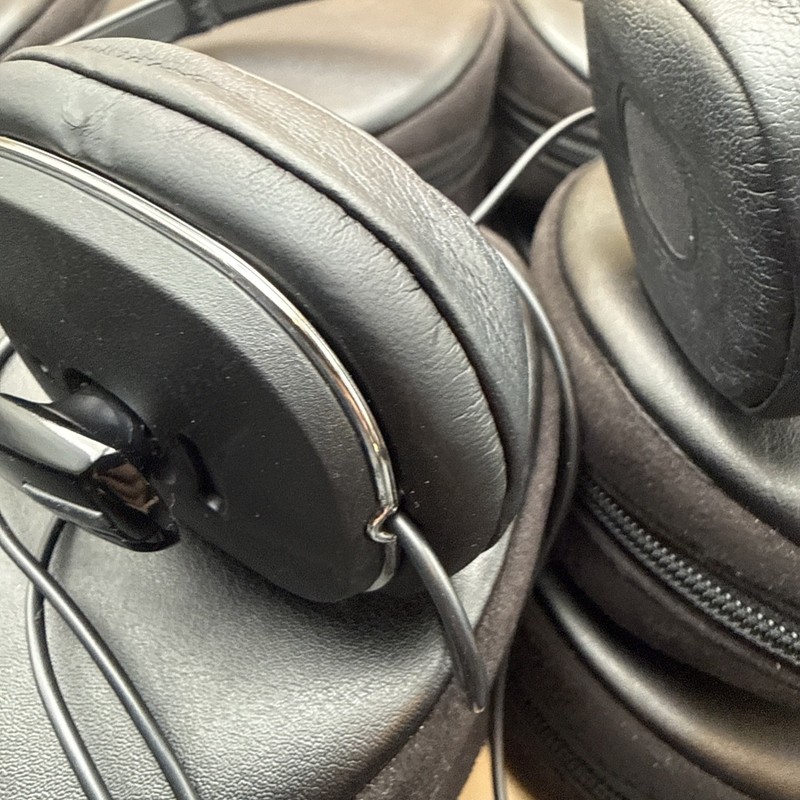 Lot Of 33 SONY MDR-NC40 HEADPHONES NOISE CANCELLING IN BLACK Tested gallery