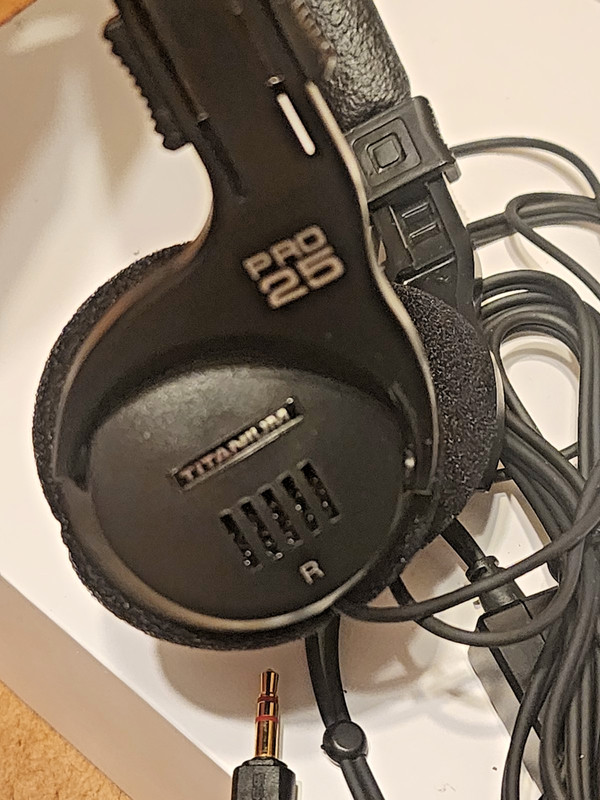 Vintage Optimus Pro 25 Titanium On-Ear Stereo Headphones Volume Control on Cord gallery