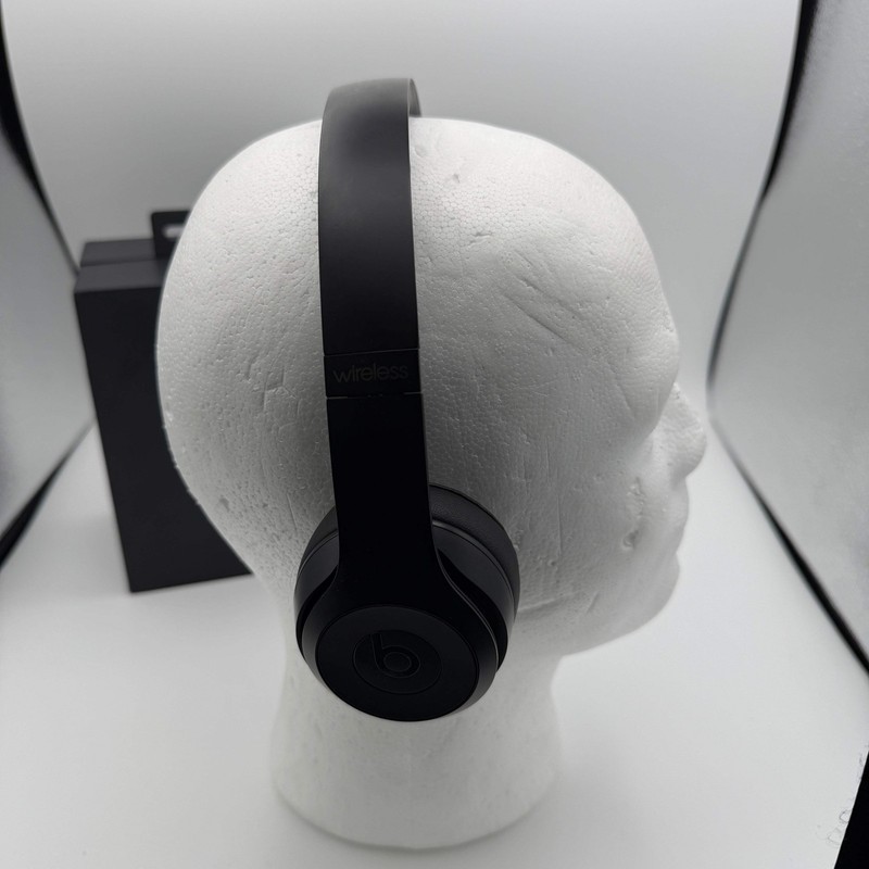 Beats Solo 3 Wireless Headphones gallery