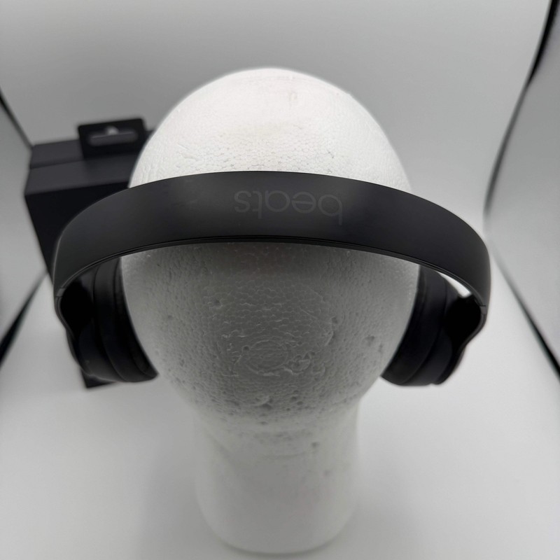 Beats Solo 3 Wireless Headphones gallery