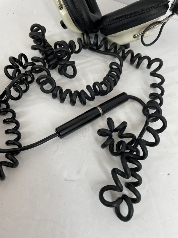 Vintage AMIRA SP-102 Wired Over-Ear Headphones - 8 Ohm Mono/Stereo Volume gallery