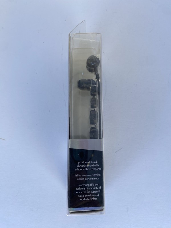 iHOME Noise Isolating Earbuds iB6 Black In-line Volume Control Powerful Bass gallery