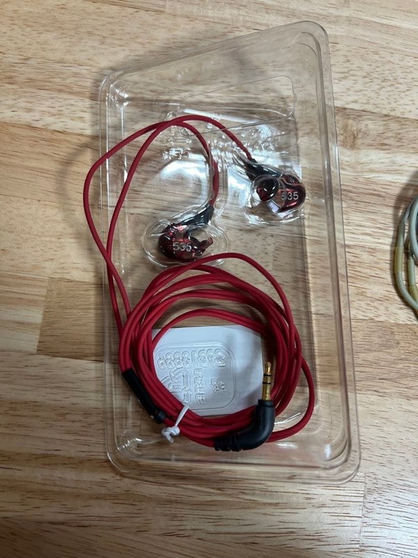Shure SE535 Red Sound Isolating In-Ear Stereo Headphones Tested w/box Rare O66 gallery