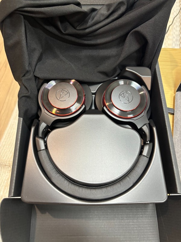Audio Technica ATH-WS990BT Solid Bass Wireless Headphone Black Japan Used