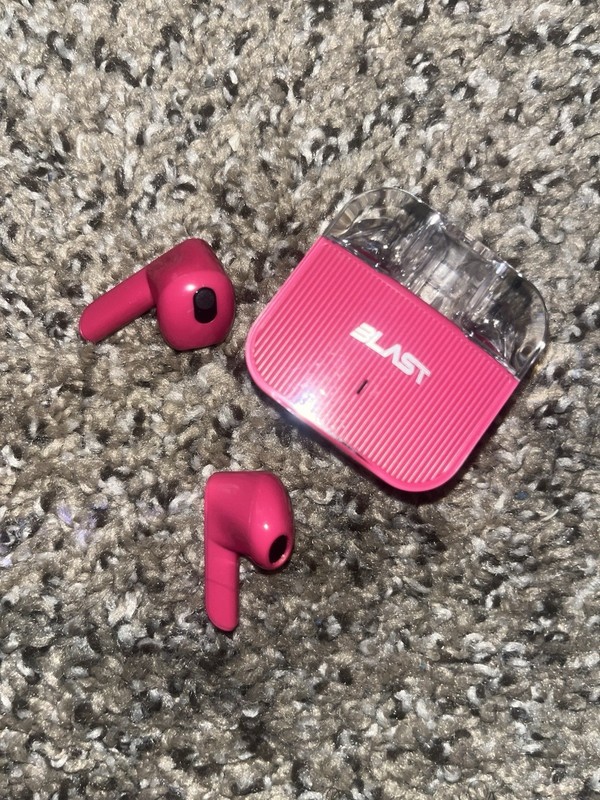 Blast Wireless Blue Tooth Ear Buds Color Pink Never Used type c charging