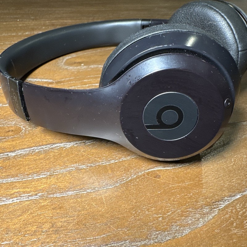 Beats by Dr. Dre Beats Solo3 Wireless Black – On-Ear Headphones ONLY – Used