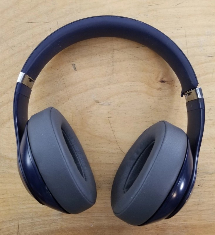 Beats Studio3 Wireless Noise Cancelling Headphones – Dark Blue PLEASE READ!!