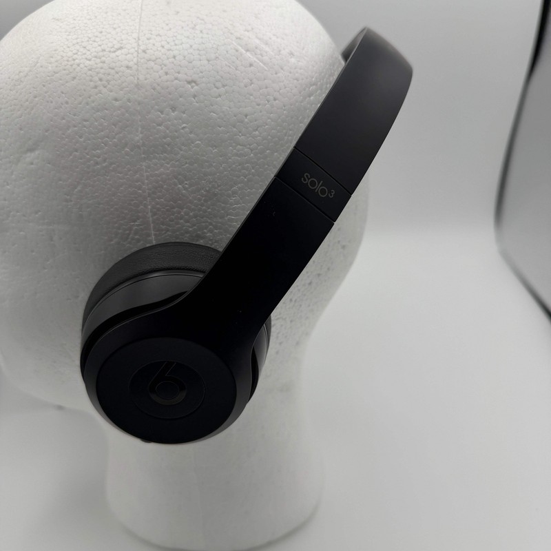 Beats Solo 3 Wireless Headphones gallery