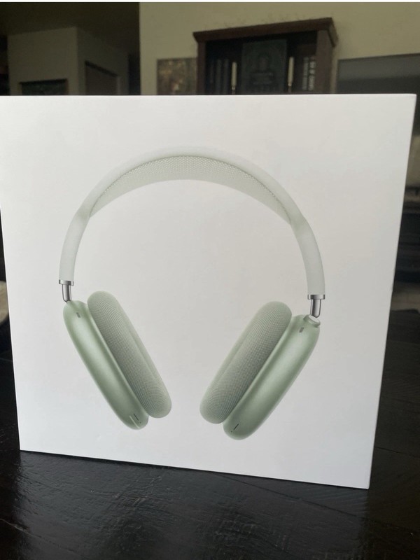 Apple AirPods Max Over-Ear Wireless Bluetooth Headphones w/ Smart Case Green