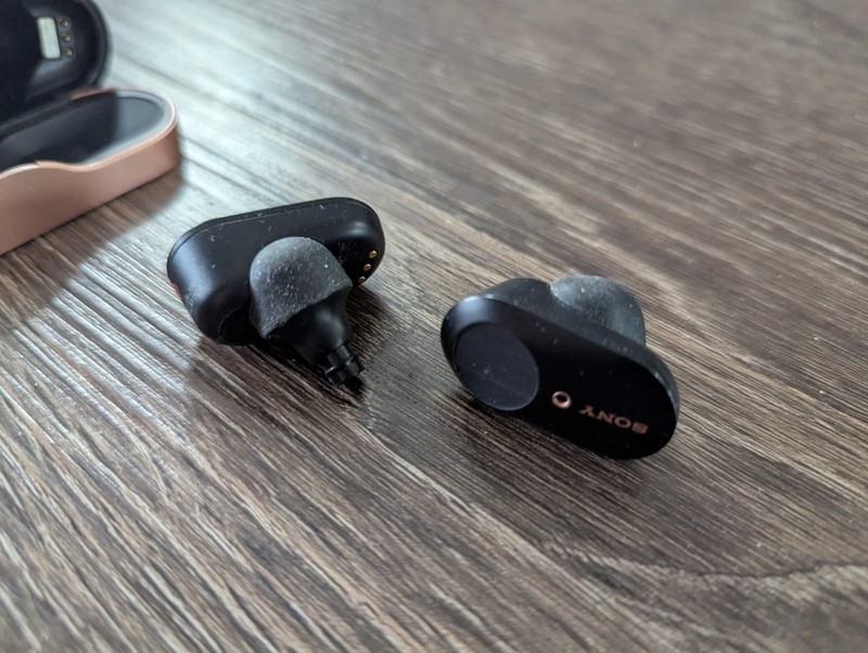 Sony WF-1000XM3 Wireless Noise Cancelling Earbuds – Black (with extra ear tips)