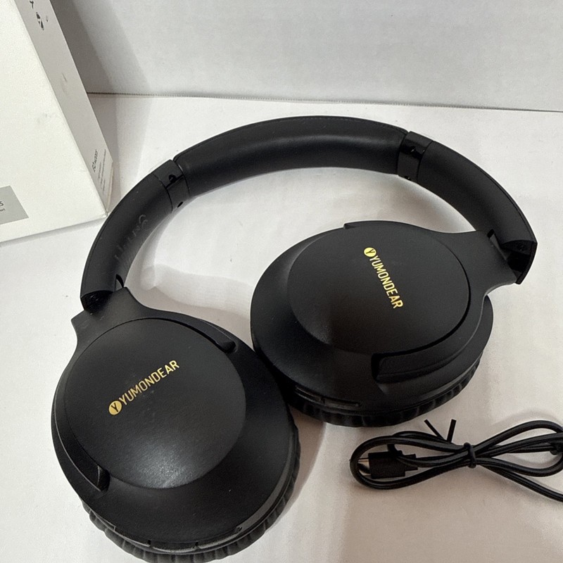 Yumondear Black Wireless Headphones Bluetooth Focus 1 gallery