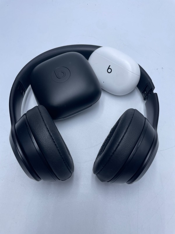 Lot of 3 Beats Solo3 Wireless On-Ear Bluetooth Headphones + Powerbeats (C-68)