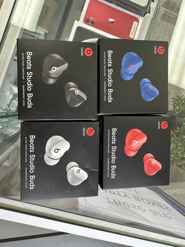 BEATS STUDIO BUDS – WHITE