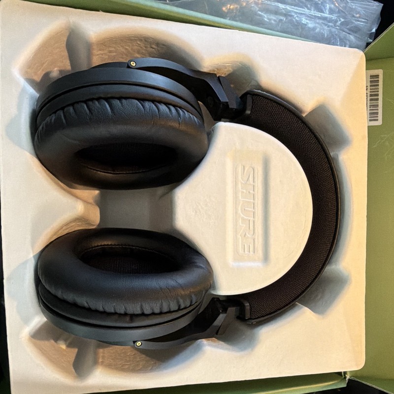 Shure SRH840A Over-Ear Studio Headphones, Black, 3.5mm Wired Headband gallery