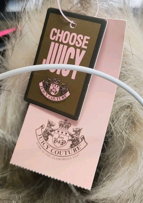 Juicy Couture Earmuff Headphones Faux Fur NWT Wired Y2K Pink Box Gift gallery