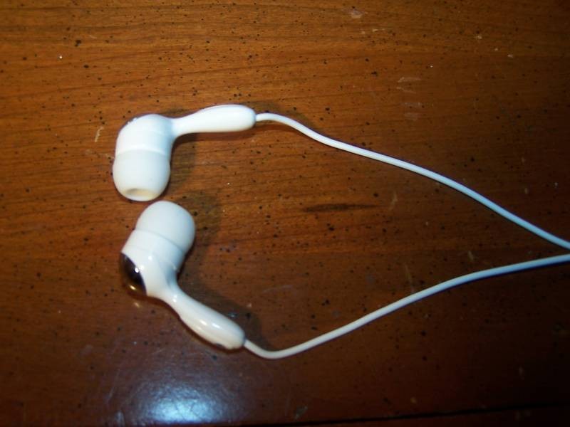 Earbud Headphones iPod iPhone iTouch Touch Ear Bud Case Lot of 10 gallery
