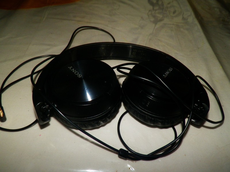 Sony MDRZX110NC Noise Cancelling Headphones – Black