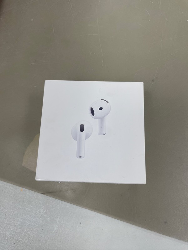Apple AirPods 4 with Active Noise Cancellation 10