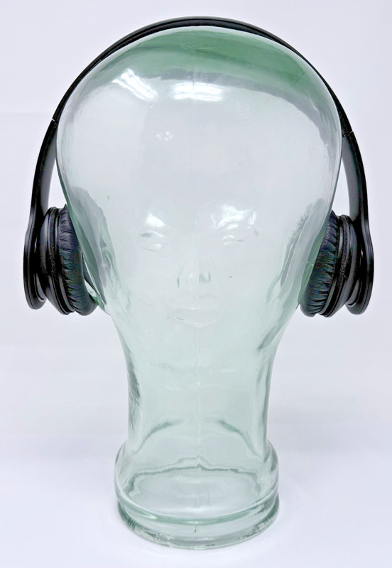 MONSTER BEATS by DR. DRE SOLO 1st Generation Wired On Ear Headphones - Black gallery