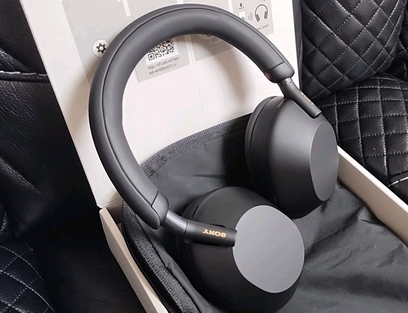 LikeNew WH-1000XM5SA Premium Noise Canceling Auto NC Optimizer, 30-Hours gallery
