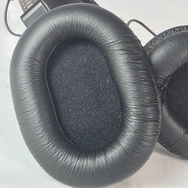 Sony MDR-7506 Professional Closed-Back Dynamic Stereo Monitoring Headphone Black gallery