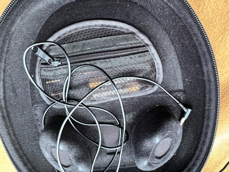 Bose 15 Noise Cancelling Headphones - Black gallery