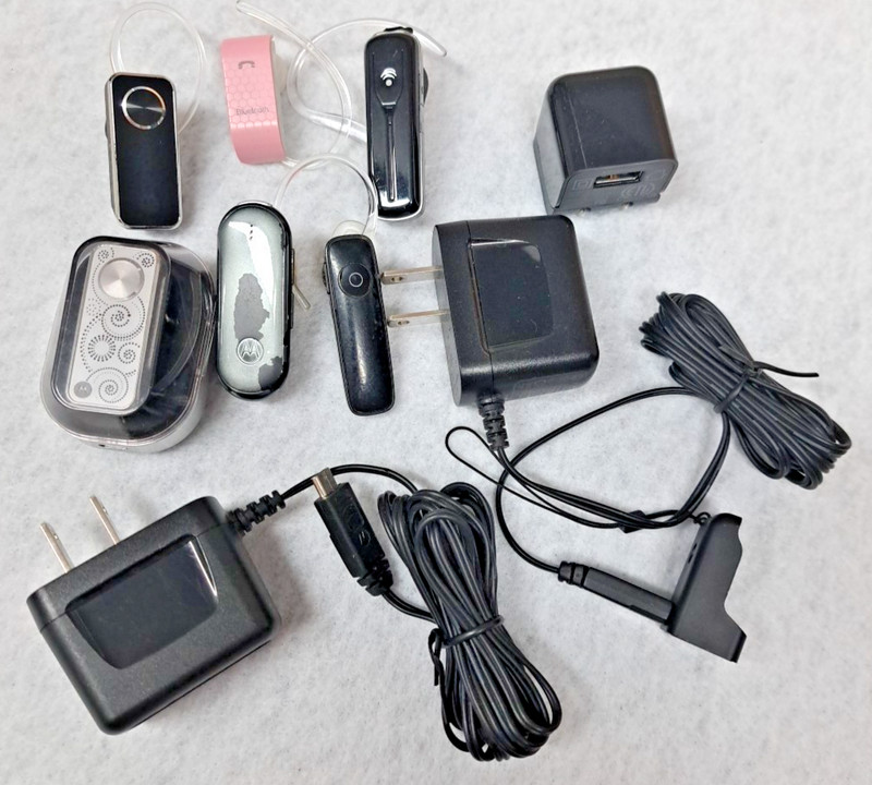Lot of 6 Used Bluetooth Earbuds Motorola, 2 Chargers, Untested Parts or Repair