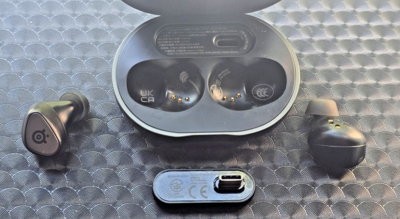 SteelSeries Arctis GameBuds Wireless Bluetooth 2.4GHz Gaming Earbuds gallery